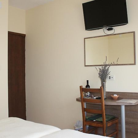 Rooms & Apartment Vinia Bjelovar Room photo