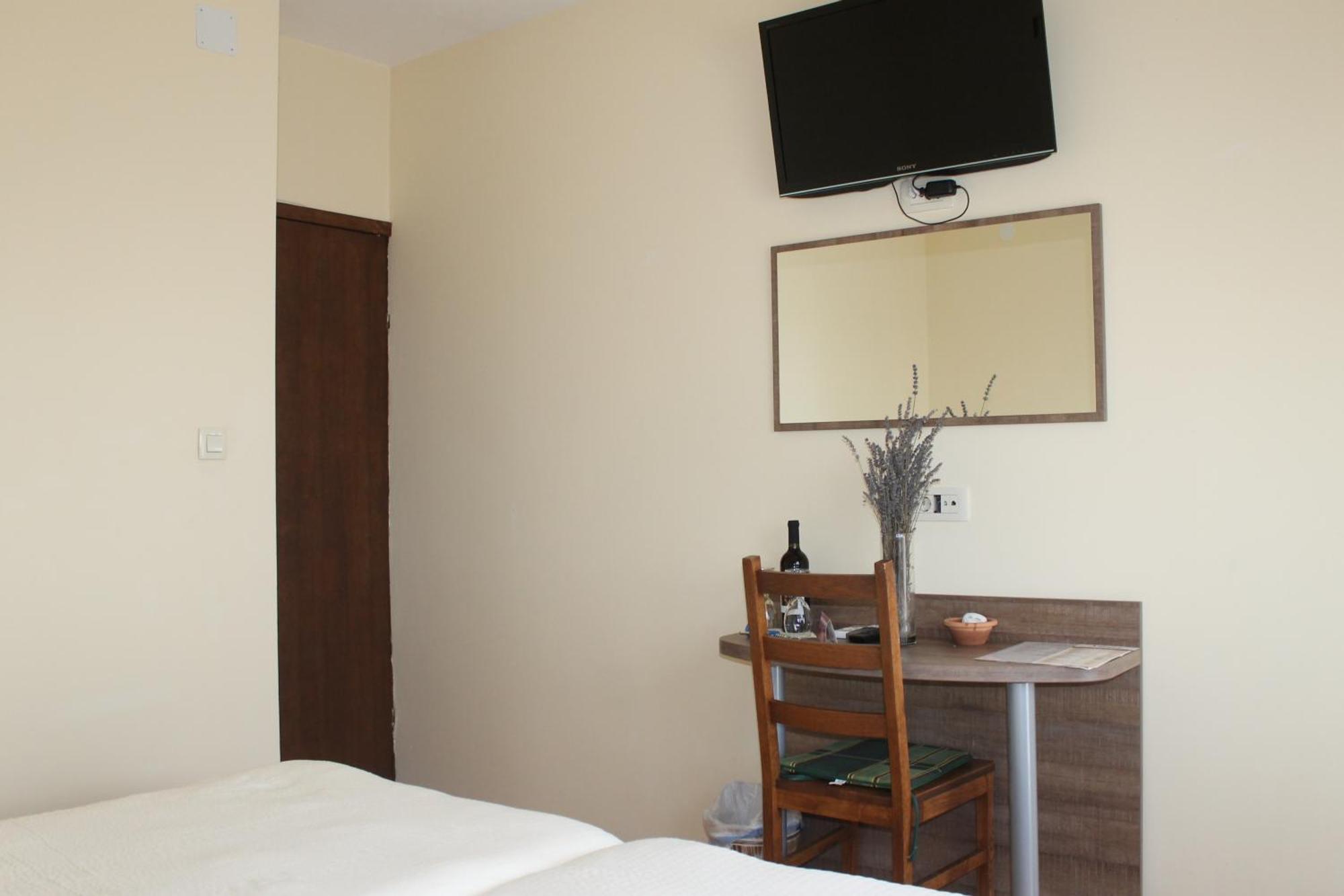 Rooms & Apartment Vinia Bjelovar Room photo